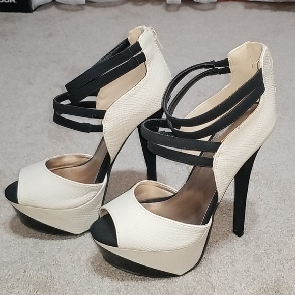 Charlotte Ruse Heels - Picture 3 of 7